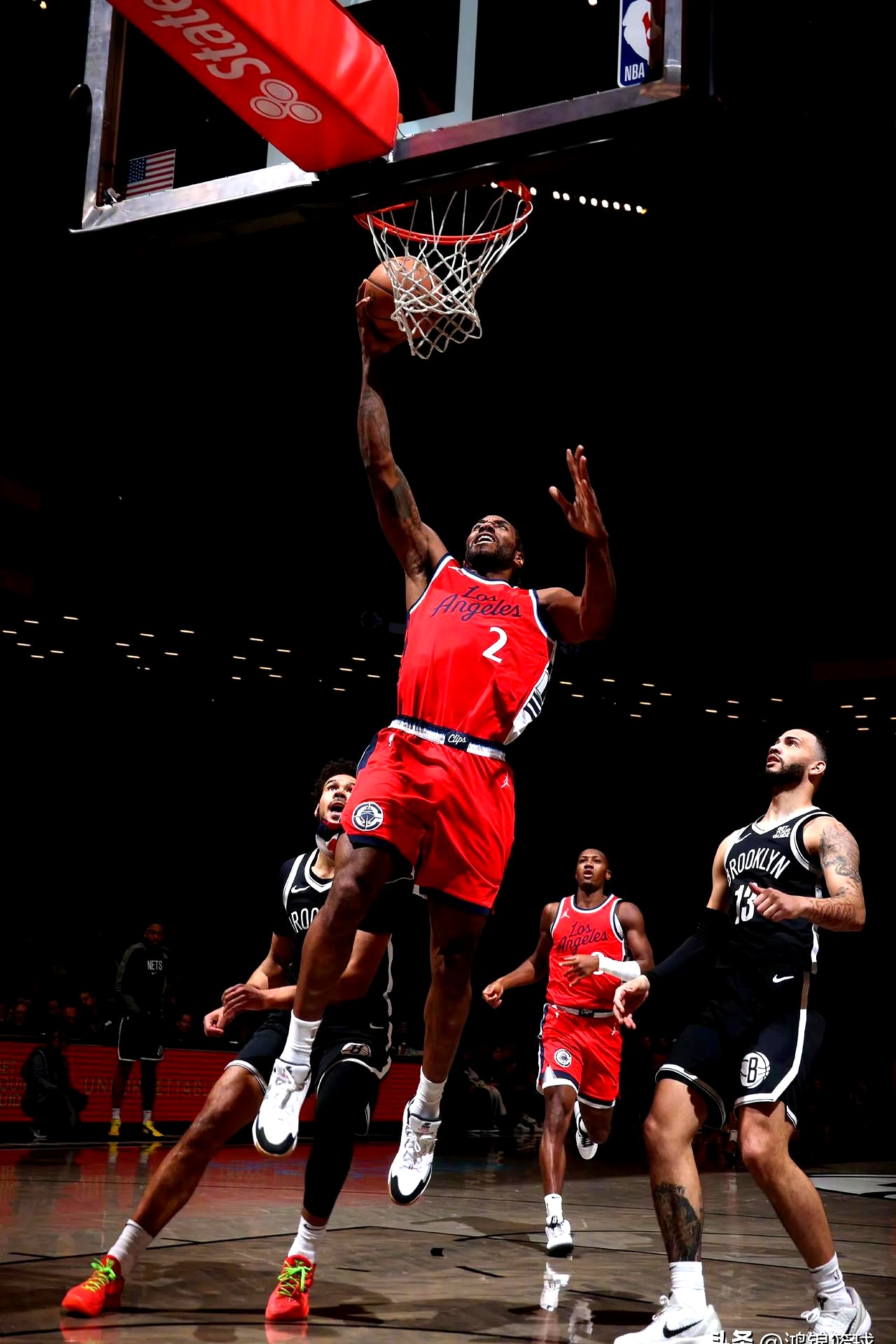 九游体育 -国际比赛日突围战来临，洛杉矶快船围绕欧篮联迎来里程碑，气氛紧张，身体对抗强度拉满的简单介绍