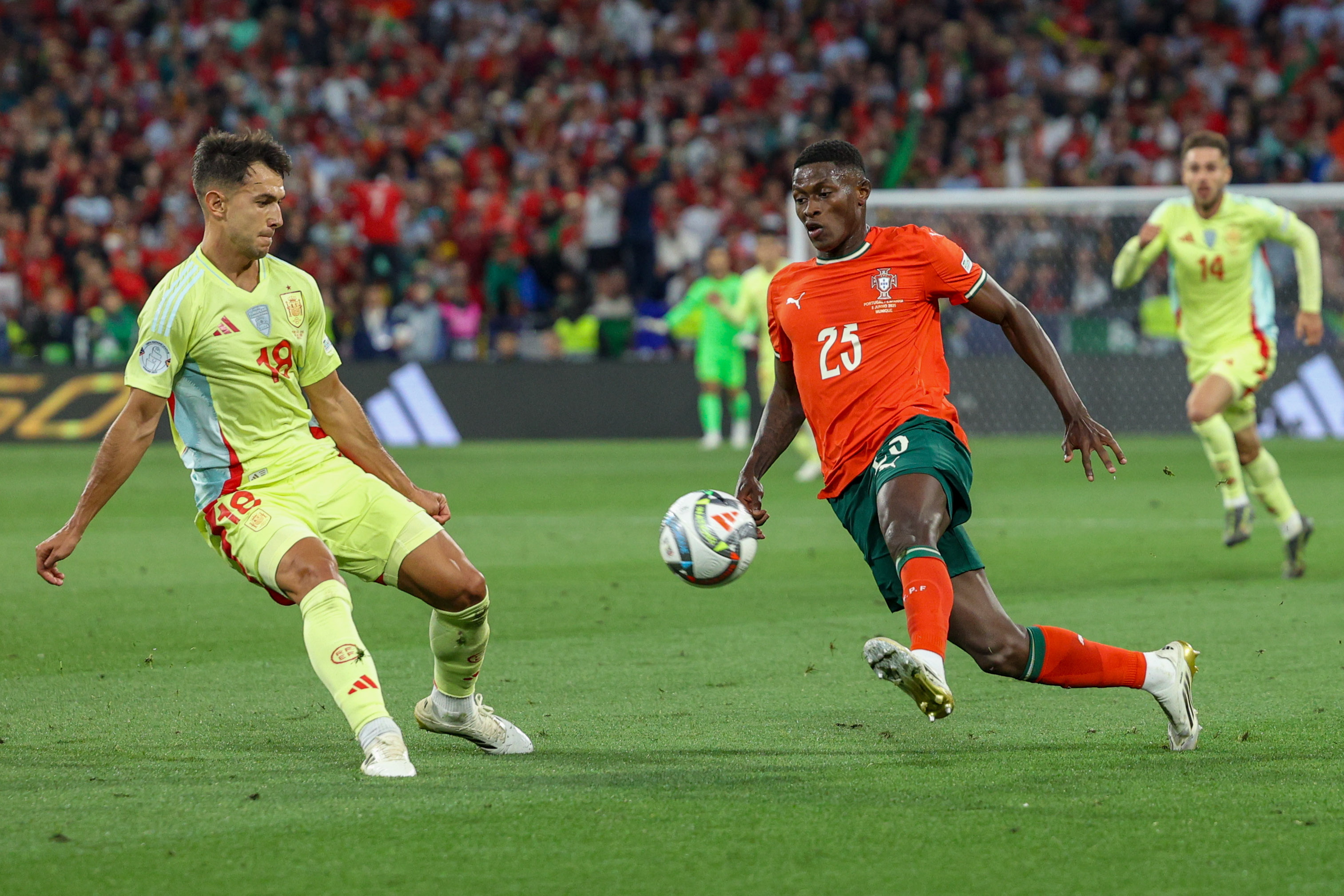 九游在线入口 -西汉姆围绕葡超刷新队史纪录尤文图斯遗憾出局备战欧超杯，今夜尼斯调整名单以备欧联看傻球迷 